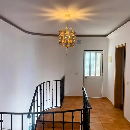 Modern In Olhao Quelfes